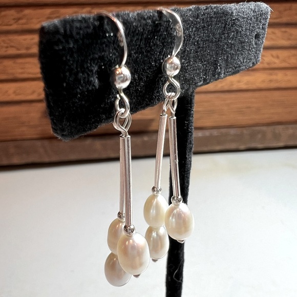 Source Unknown Jewelry - Freshwater Pearl and Sterling Silver earrings